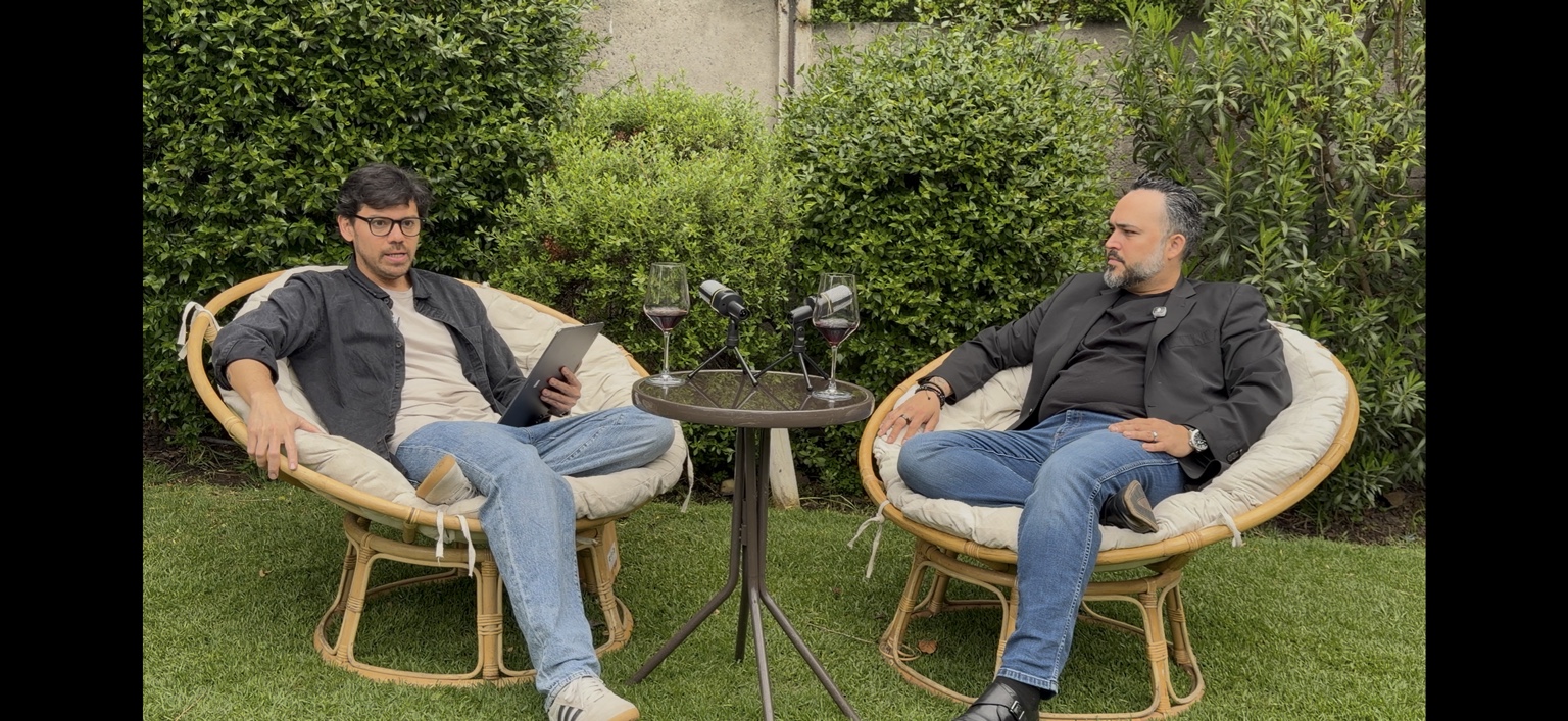 Claudio Sepúlveda y Rubendario Viveros durante la grabación de The Chain We Build